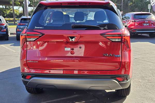 2025 Mahindra XUV700 AX7L