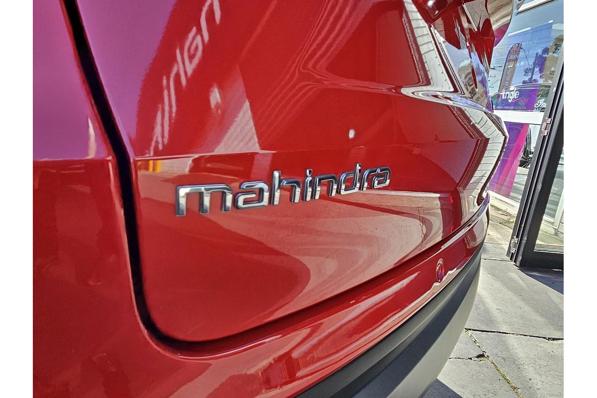 2025 Mahindra XUV700 AX7L