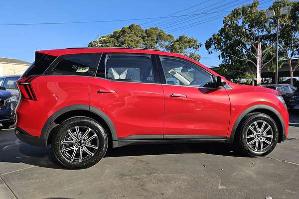 2025 Mahindra XUV700 AX7L