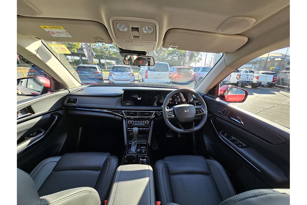 2025 Mahindra XUV700 AX7L