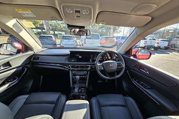 2025 Mahindra XUV700 AX7L