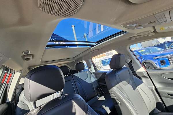 2025 Mahindra XUV700 AX7L