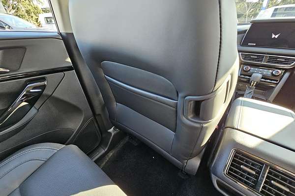 2025 Mahindra XUV700 AX7L