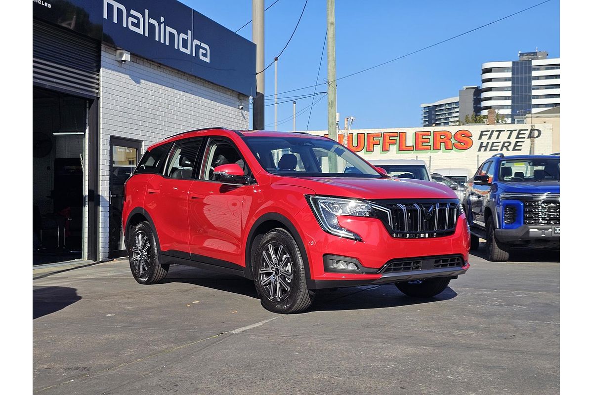 2025 Mahindra XUV700 AX7L