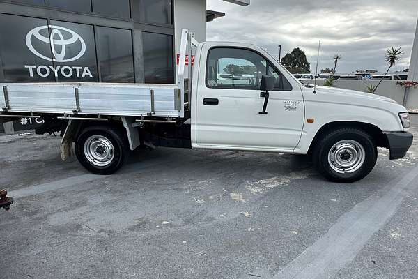 2003 Toyota Hilux RZN149R