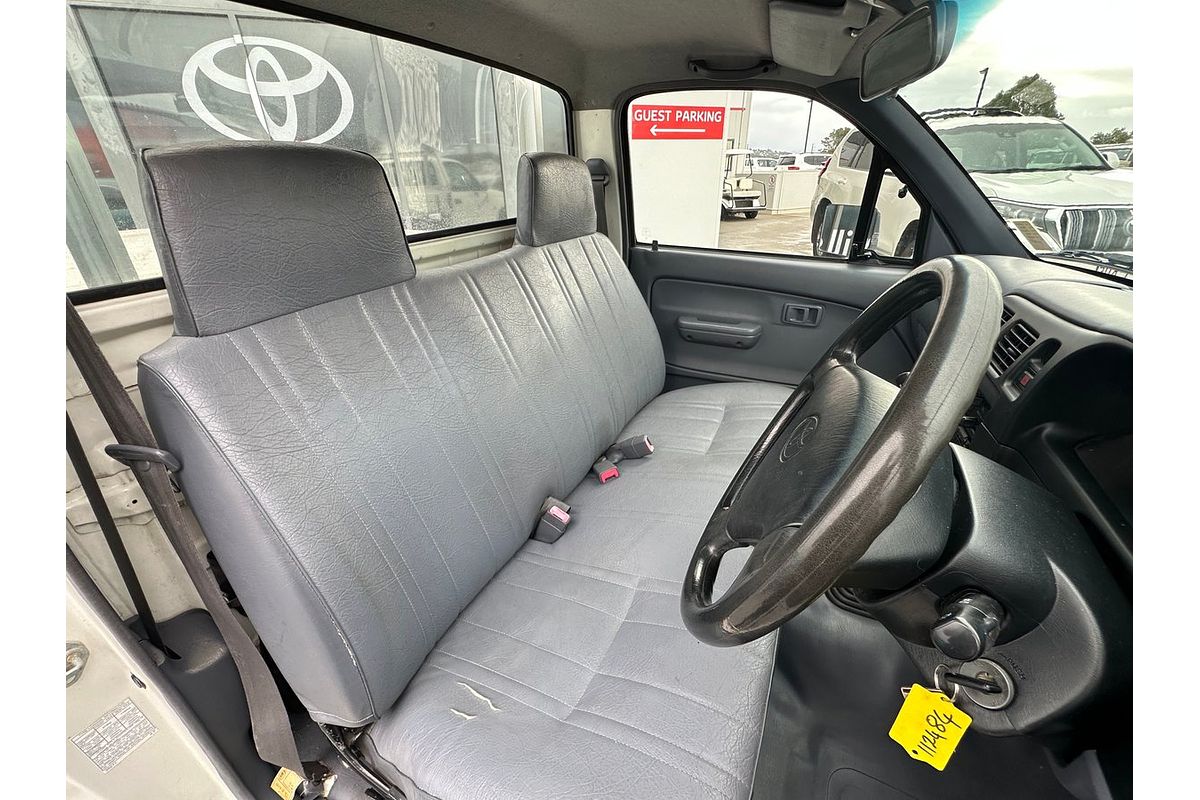 2003 Toyota Hilux RZN149R