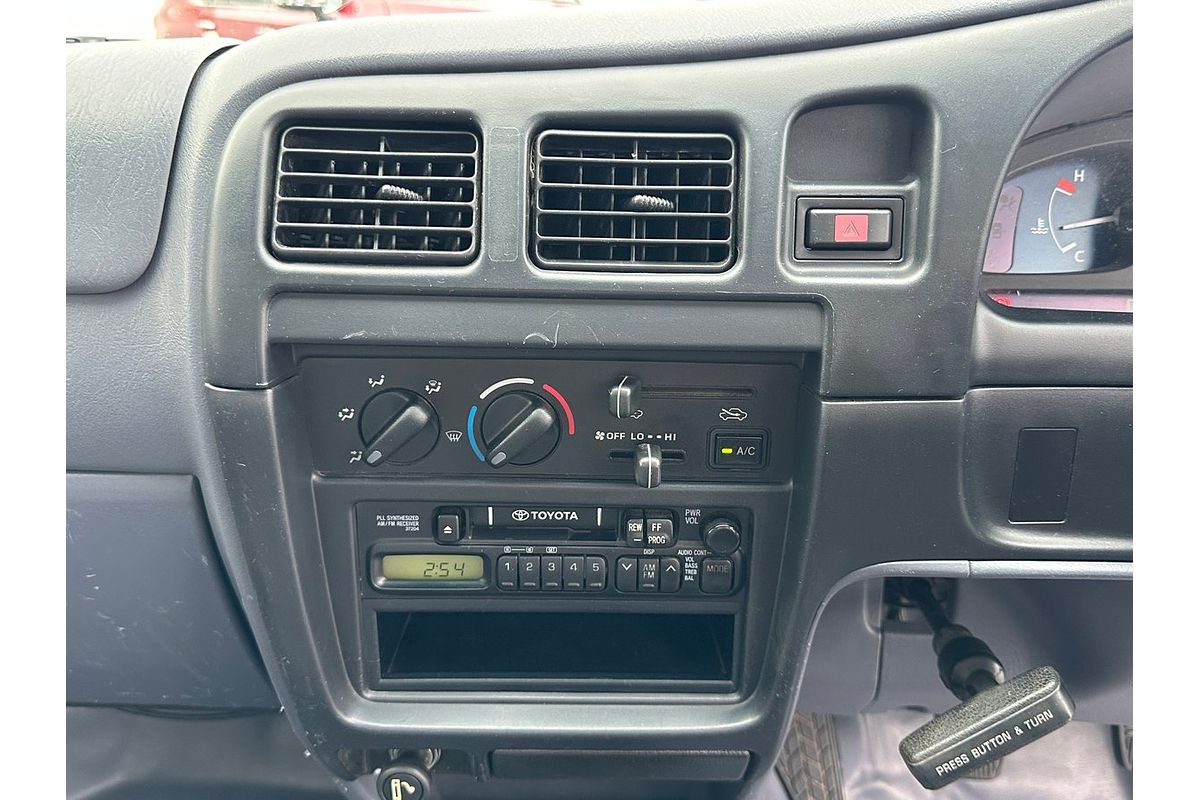 2003 Toyota Hilux RZN149R