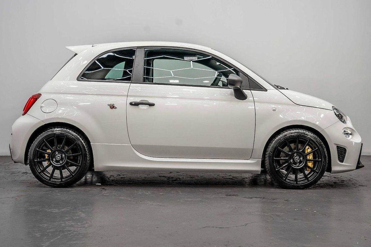 2024 Abarth 695 Competizione