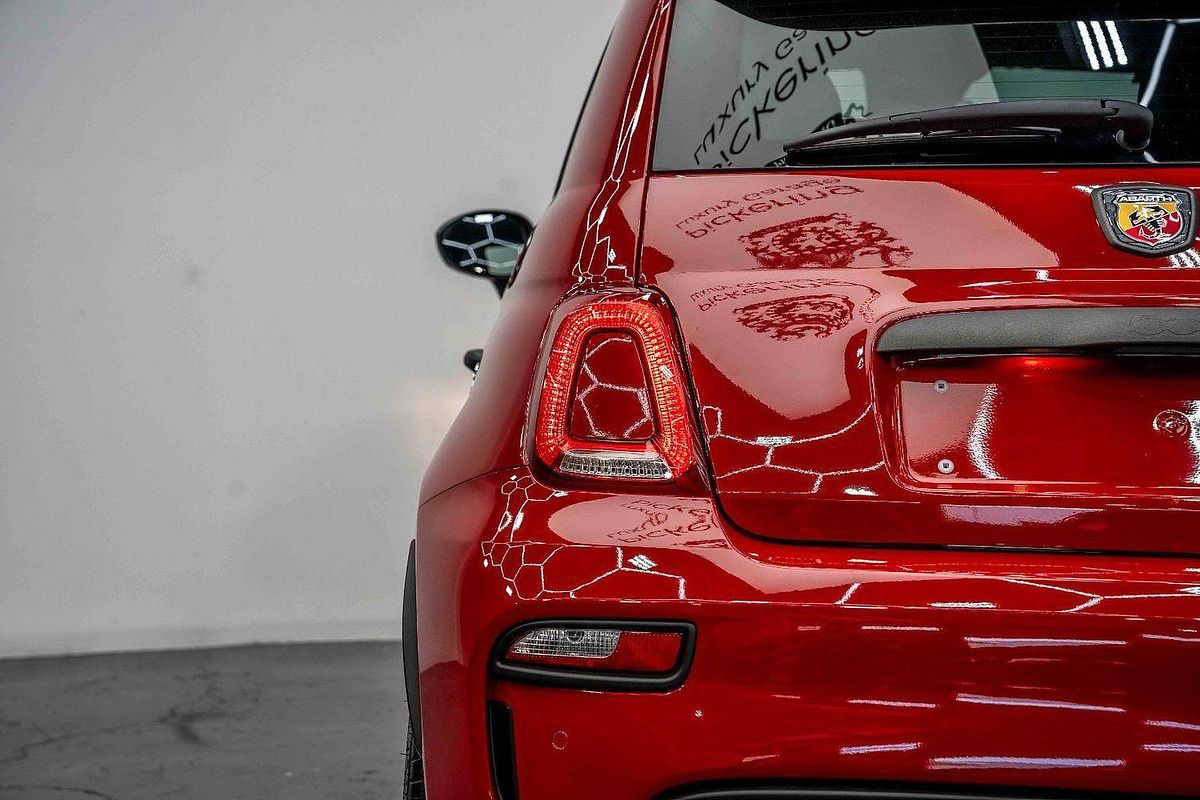 2024 Abarth 695 Competizione