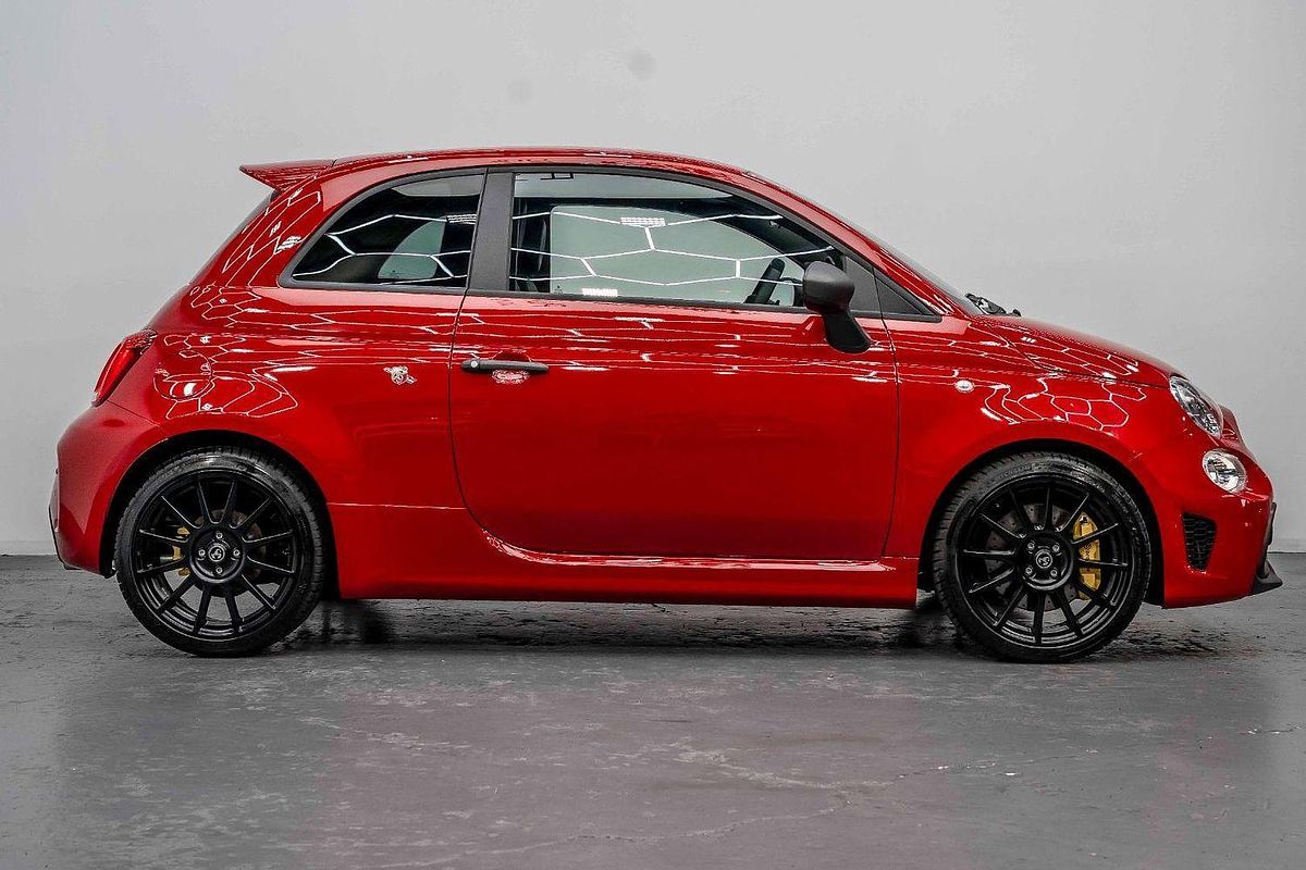2024 Abarth 695 Competizione