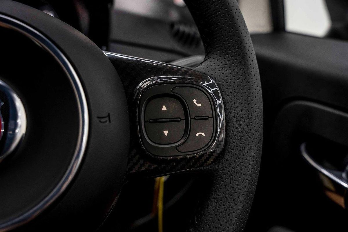 2024 Abarth 695 Competizione