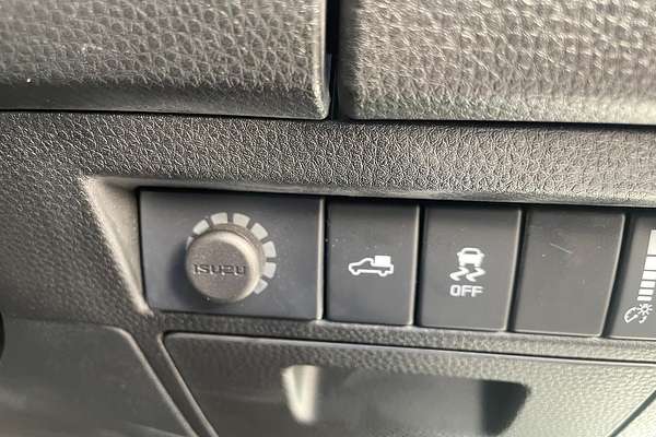 2024 Isuzu D-MAX X-TERRAIN 4X4