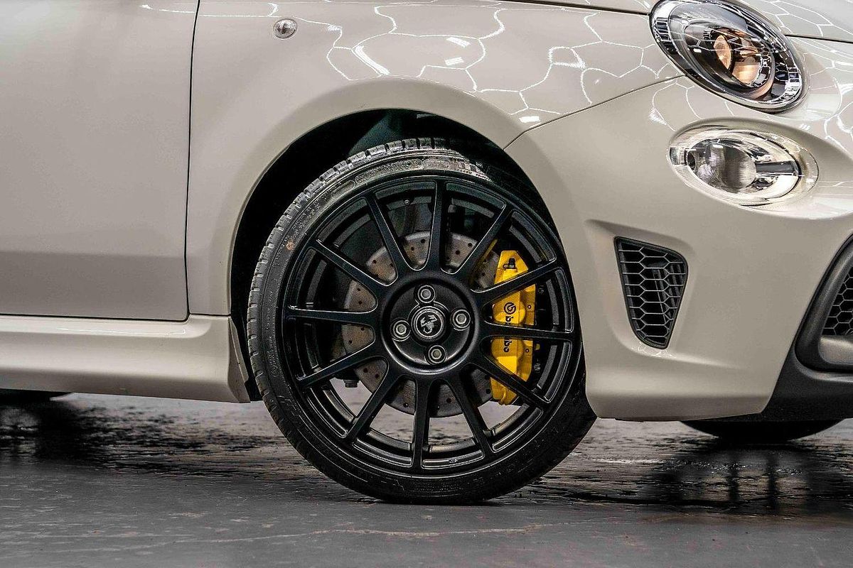2024 Abarth 695 Competizione