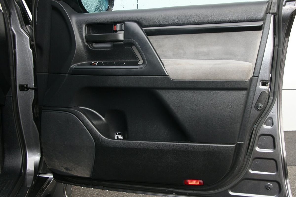 2009 Toyota Landcruiser GXL UZJ200R