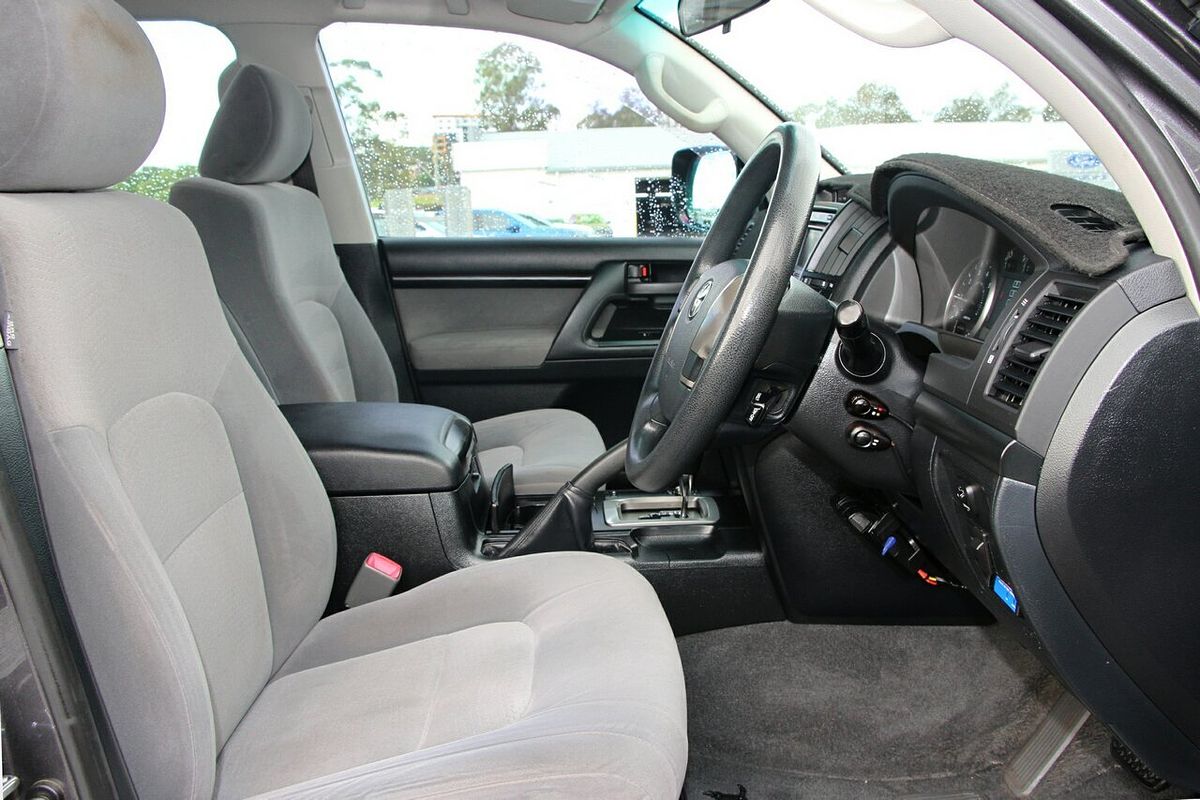 2009 Toyota Landcruiser GXL UZJ200R