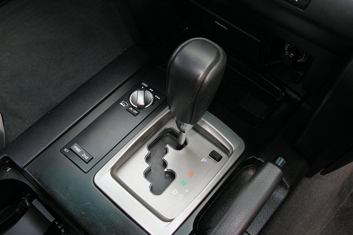 2009 Toyota Landcruiser GXL UZJ200R