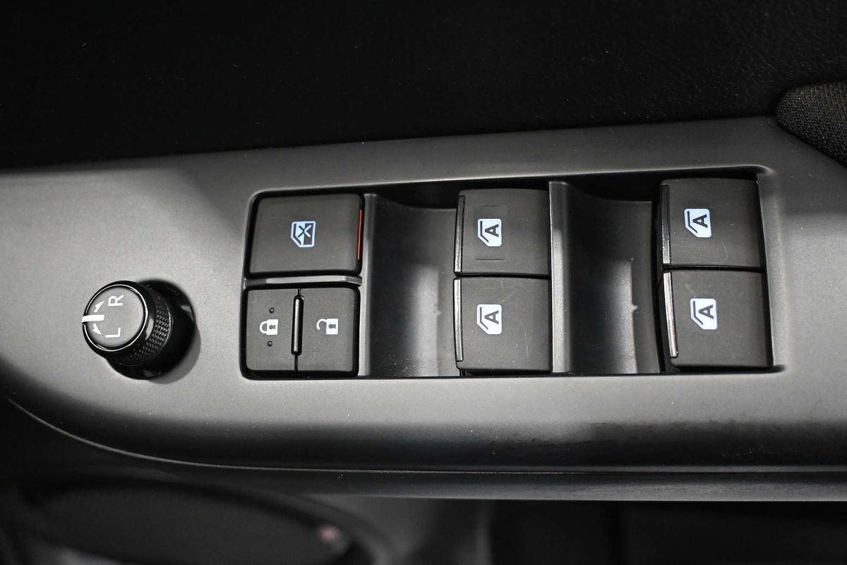 2024 Toyota Hilux SR GUN126R 4X4