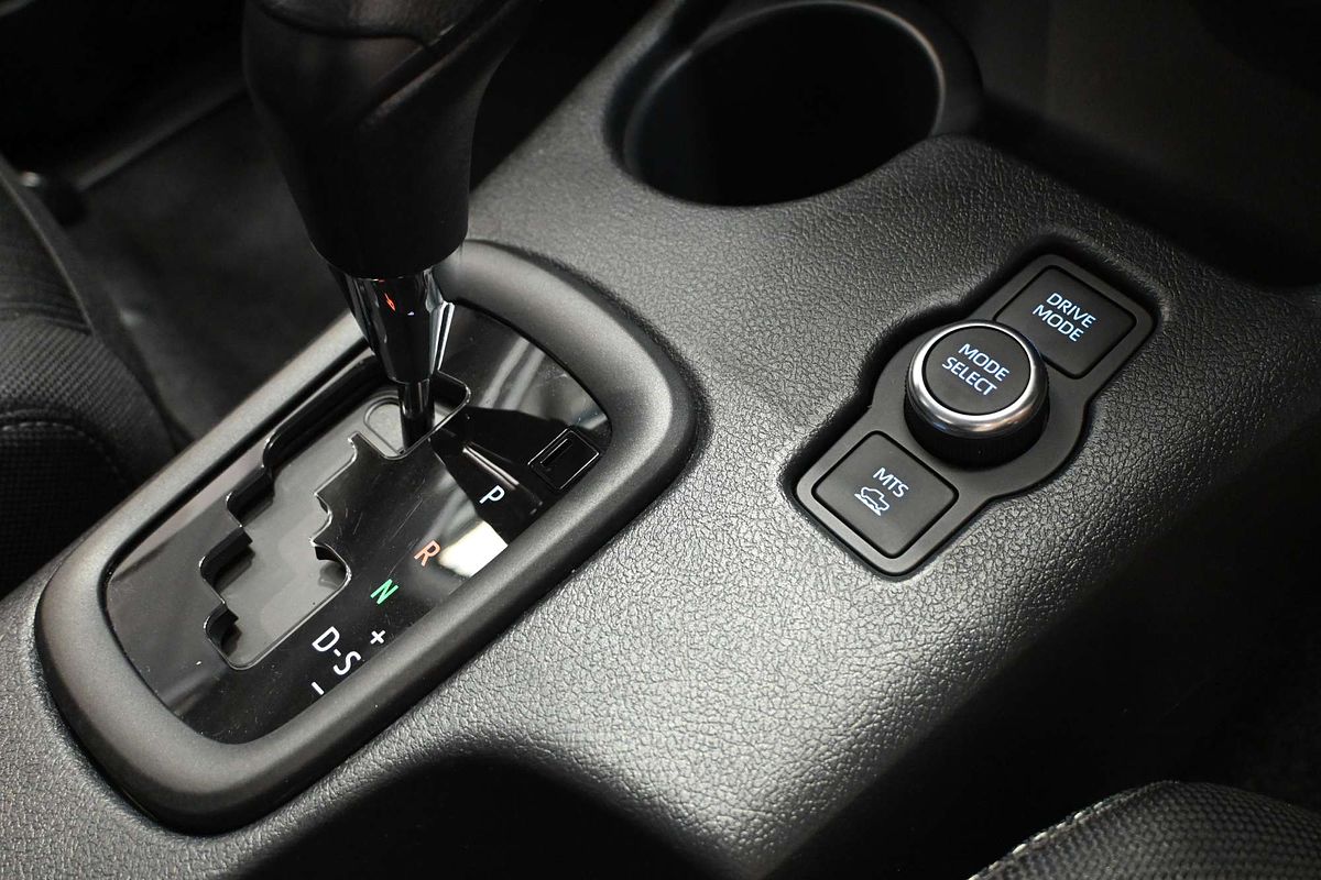 2024 Toyota Hilux SR GUN126R 4X4