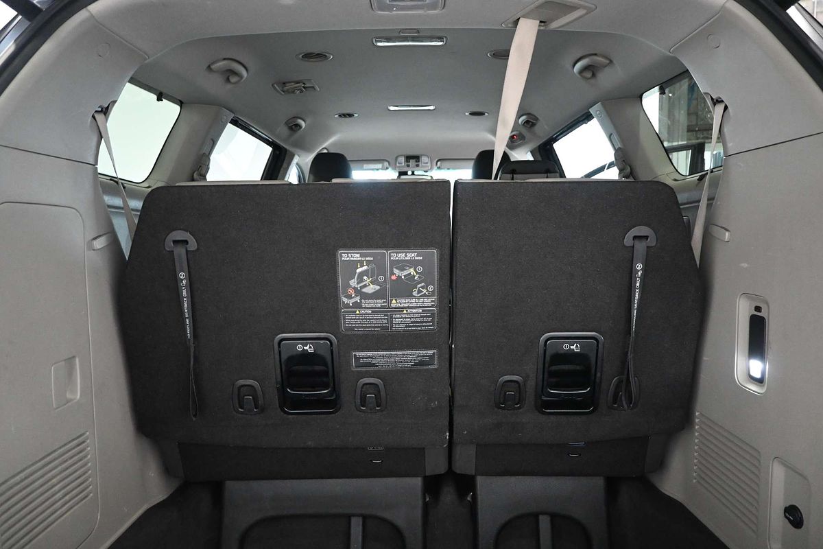 2017 Kia Carnival Platinum YP
