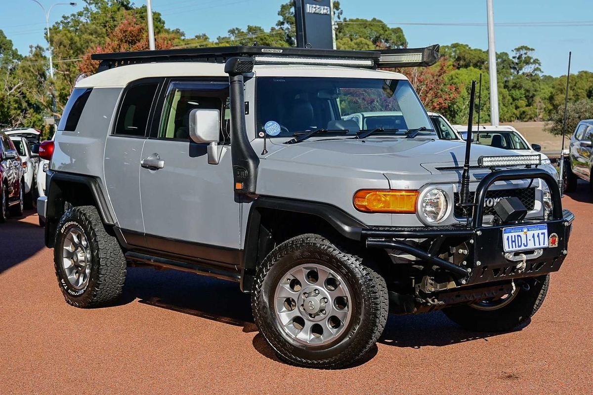2013 Toyota FJ Cruiser GSJ15R