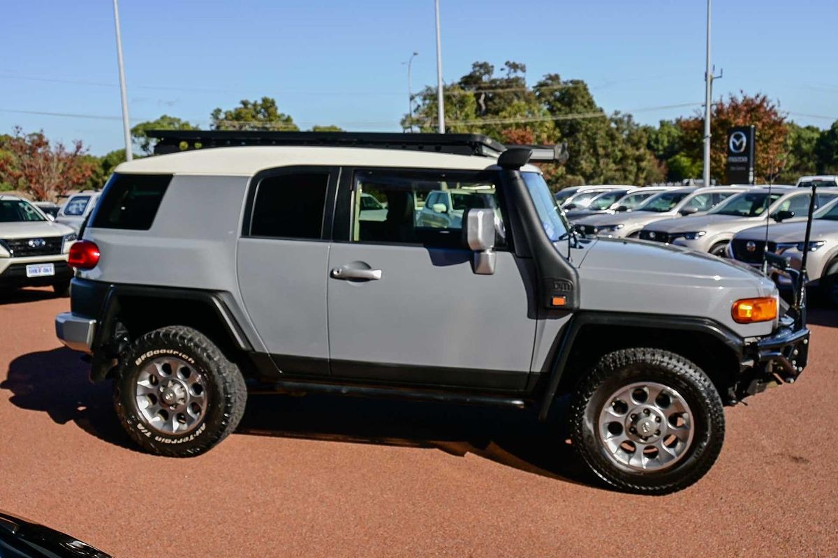 2013 Toyota FJ Cruiser GSJ15R