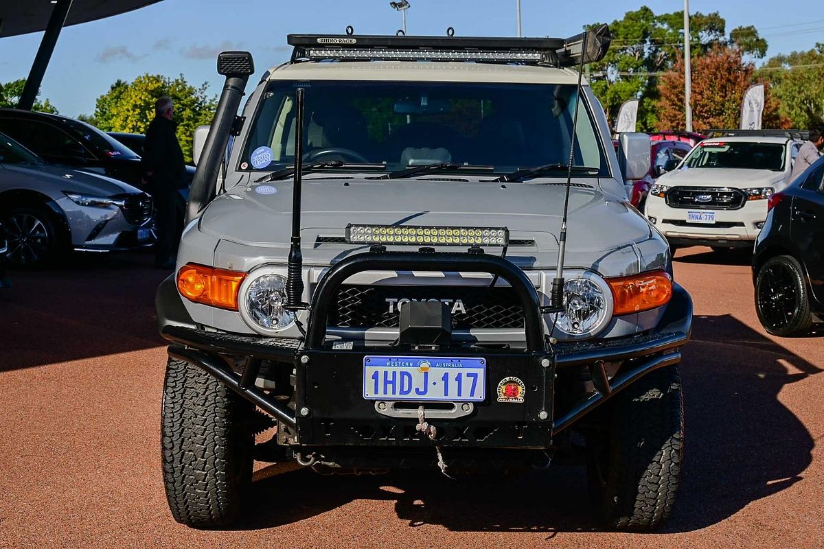 2013 Toyota FJ Cruiser GSJ15R