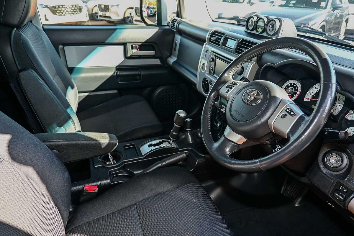 2013 Toyota FJ Cruiser GSJ15R