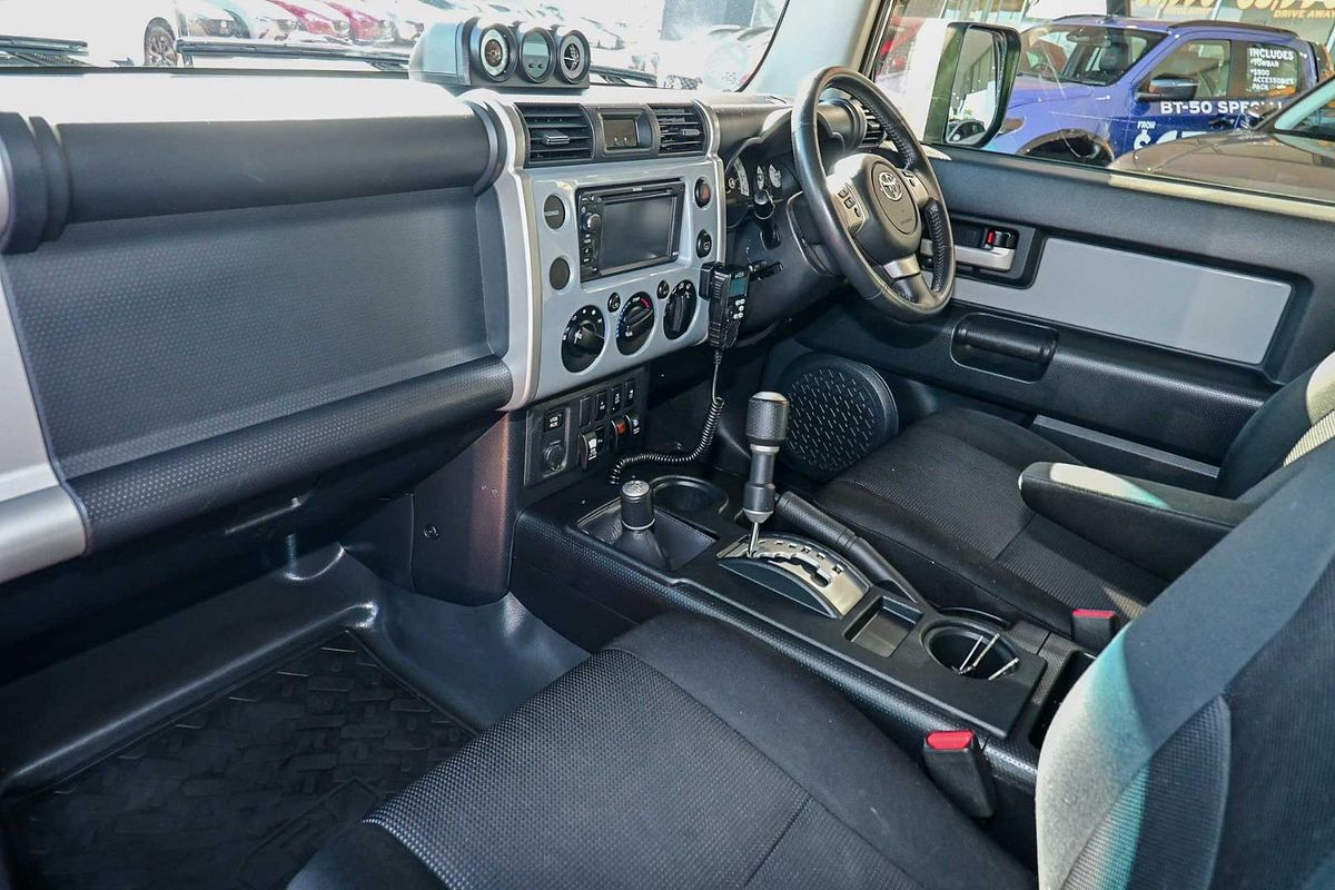 2013 Toyota FJ Cruiser GSJ15R