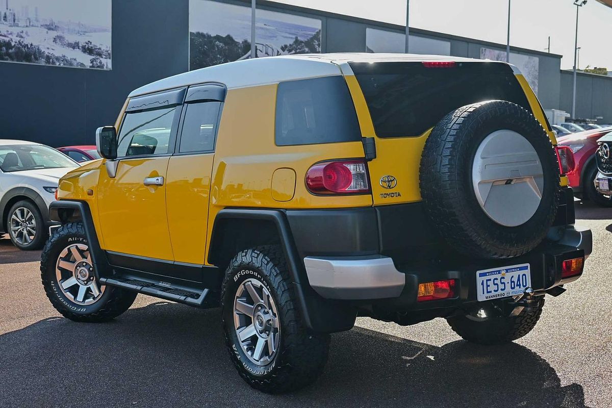 2014 Toyota FJ Cruiser GSJ15R