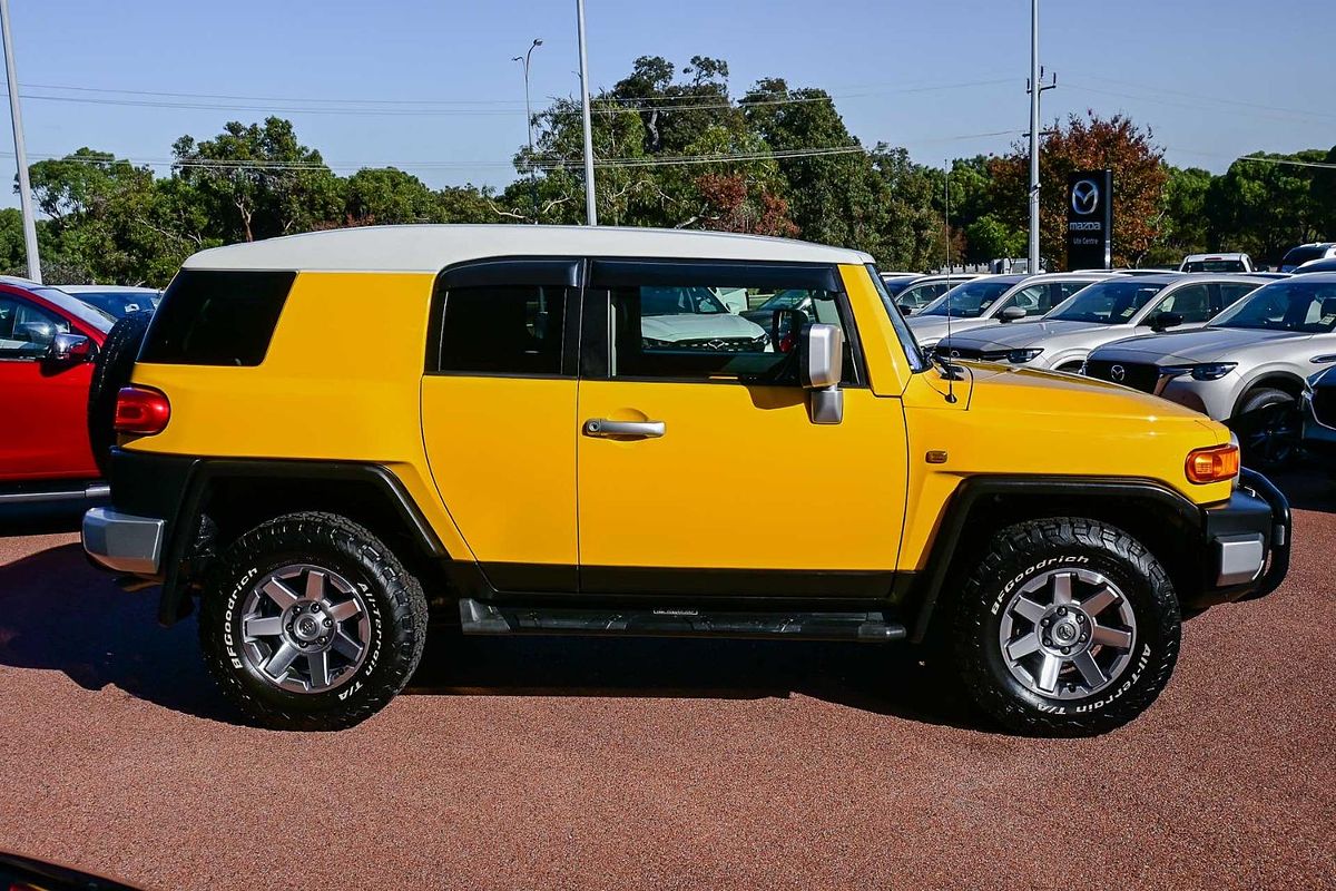 2014 Toyota FJ Cruiser GSJ15R