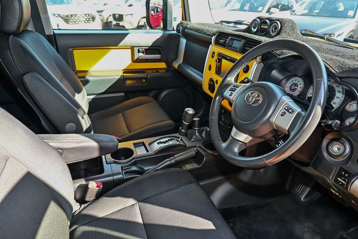 2014 Toyota FJ Cruiser GSJ15R