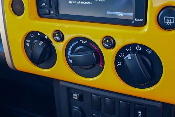 2014 Toyota FJ Cruiser GSJ15R