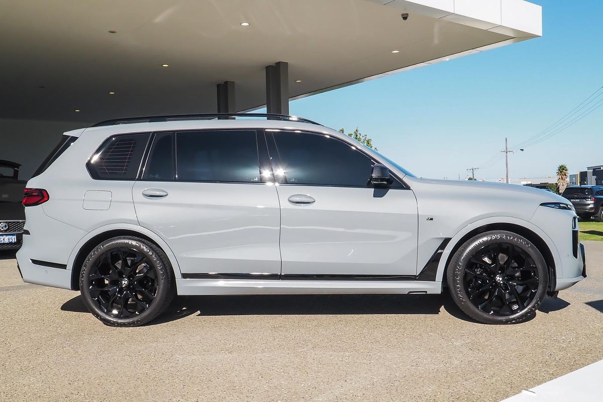 2023 BMW X7 xDrive40i Design Pure Excellence G07 LCI