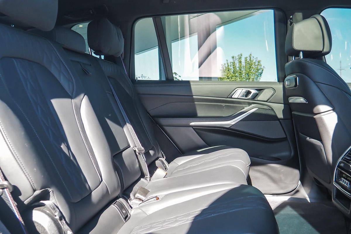 2023 BMW X7 xDrive40i Design Pure Excellence G07 LCI