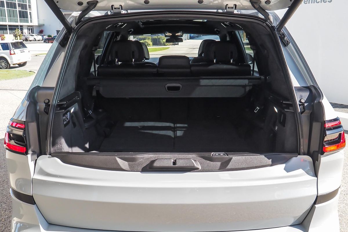 2023 BMW X7 xDrive40i Design Pure Excellence G07 LCI