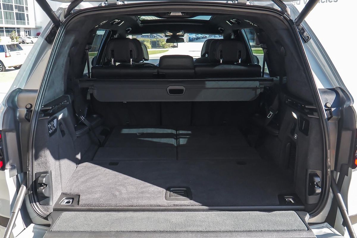 2023 BMW X7 xDrive40i Design Pure Excellence G07 LCI
