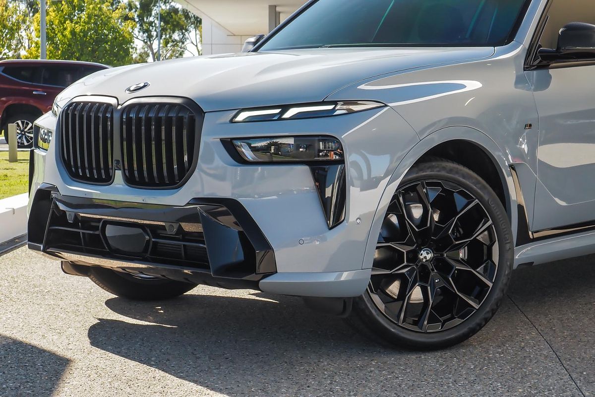 2023 BMW X7 xDrive40i Design Pure Excellence G07 LCI