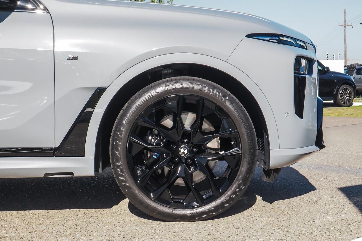 2023 BMW X7 xDrive40i Design Pure Excellence G07 LCI
