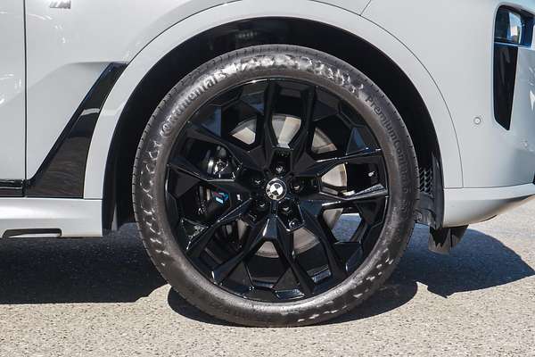 2023 BMW X7 xDrive40i Design Pure Excellence G07 LCI