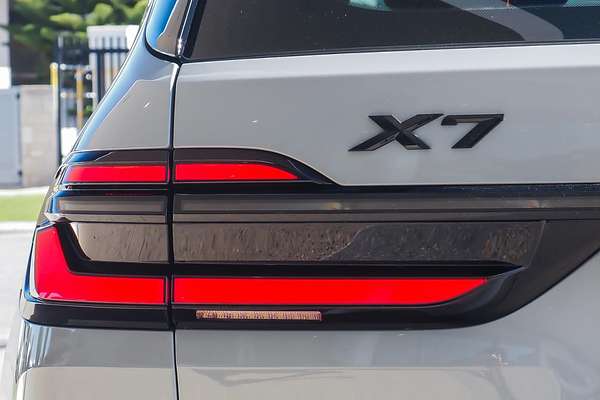 2023 BMW X7 xDrive40i Design Pure Excellence G07 LCI