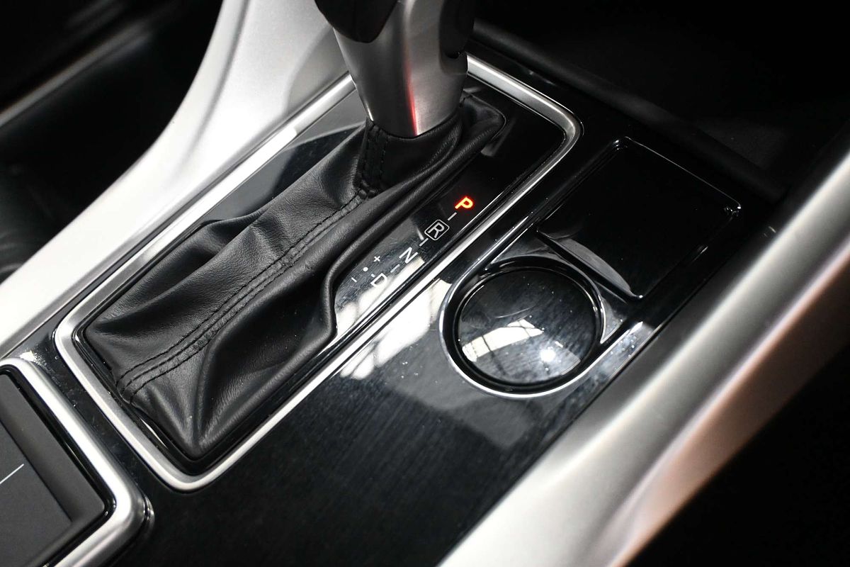 2020 Mitsubishi Eclipse Cross Black Edition YA