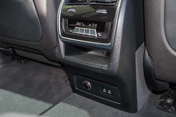 2023 BMW X7 xDrive40i Design Pure Excellence G07 LCI