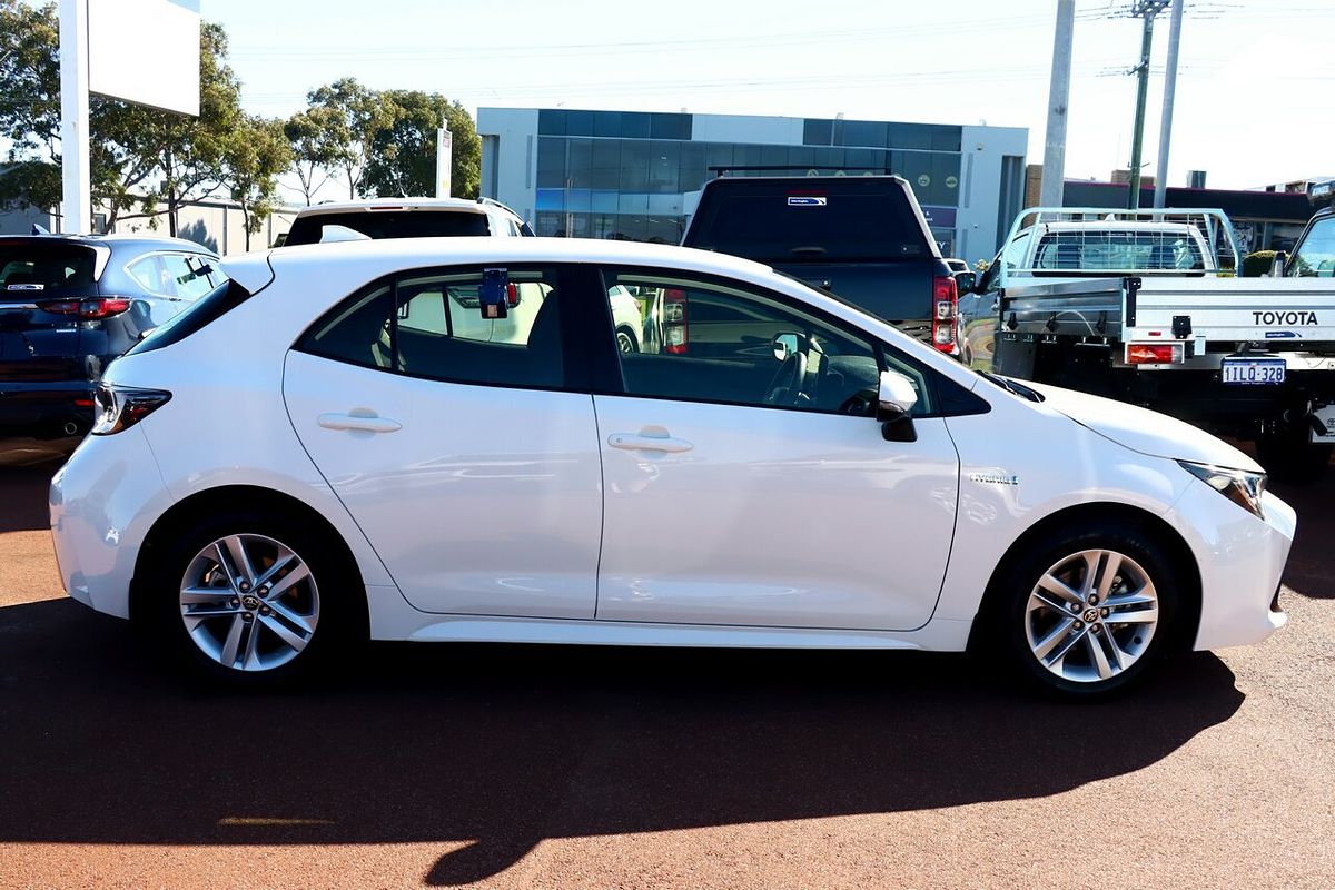 2022 Toyota Corolla Ascent Sport Hybrid ZWE211R