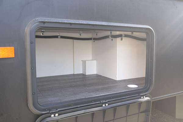 2025 New Age Road Owl 19ft Escape MY25