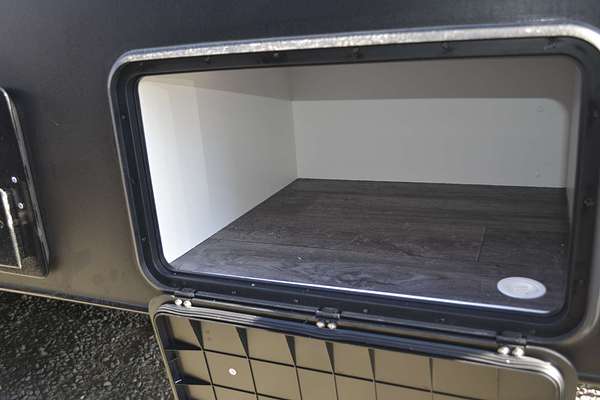 2025 New Age Road Owl 19ft Escape MY25