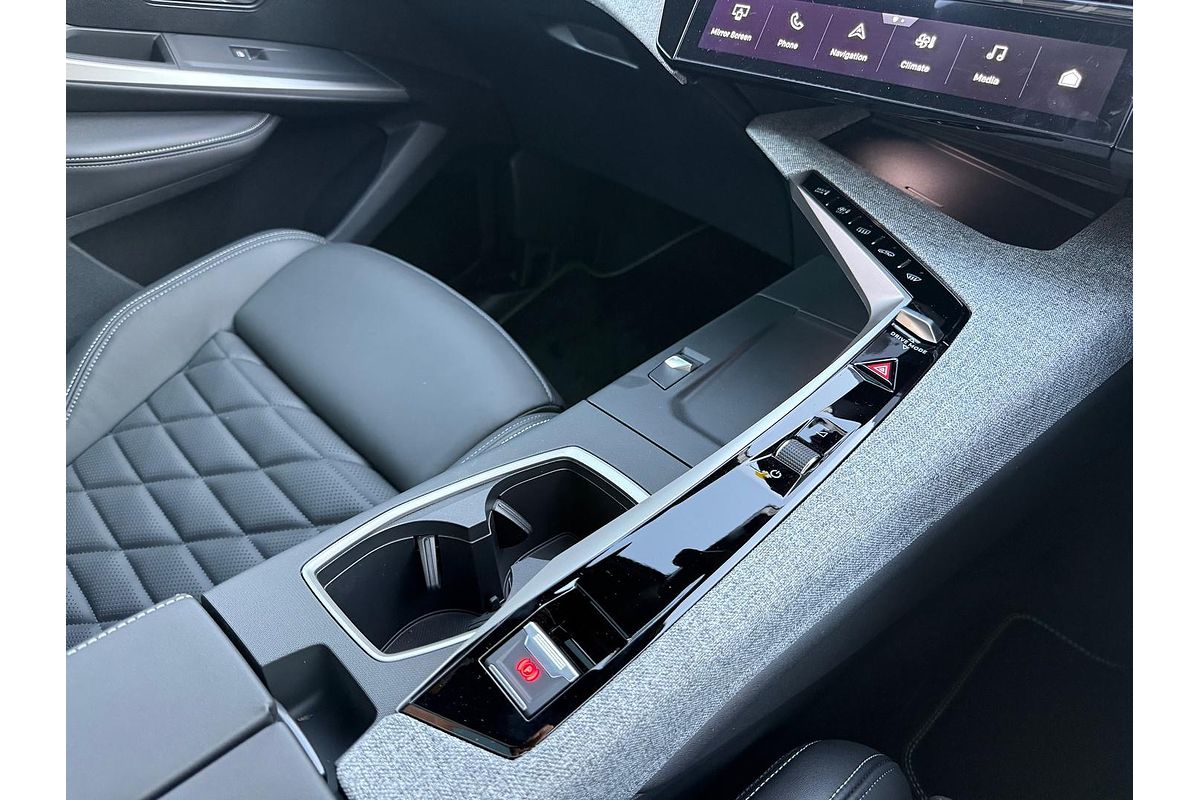 2025 Peugeot 3008 GT Premium Hybrid P64