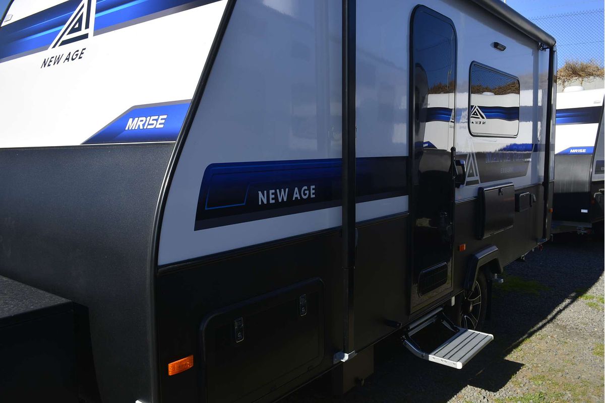 2025 New Age Manta Ray 15ft Embark