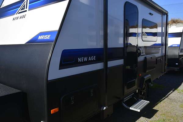 2025 New Age Manta Ray 15ft Embark