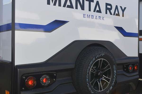 2025 New Age Manta Ray 15ft Embark