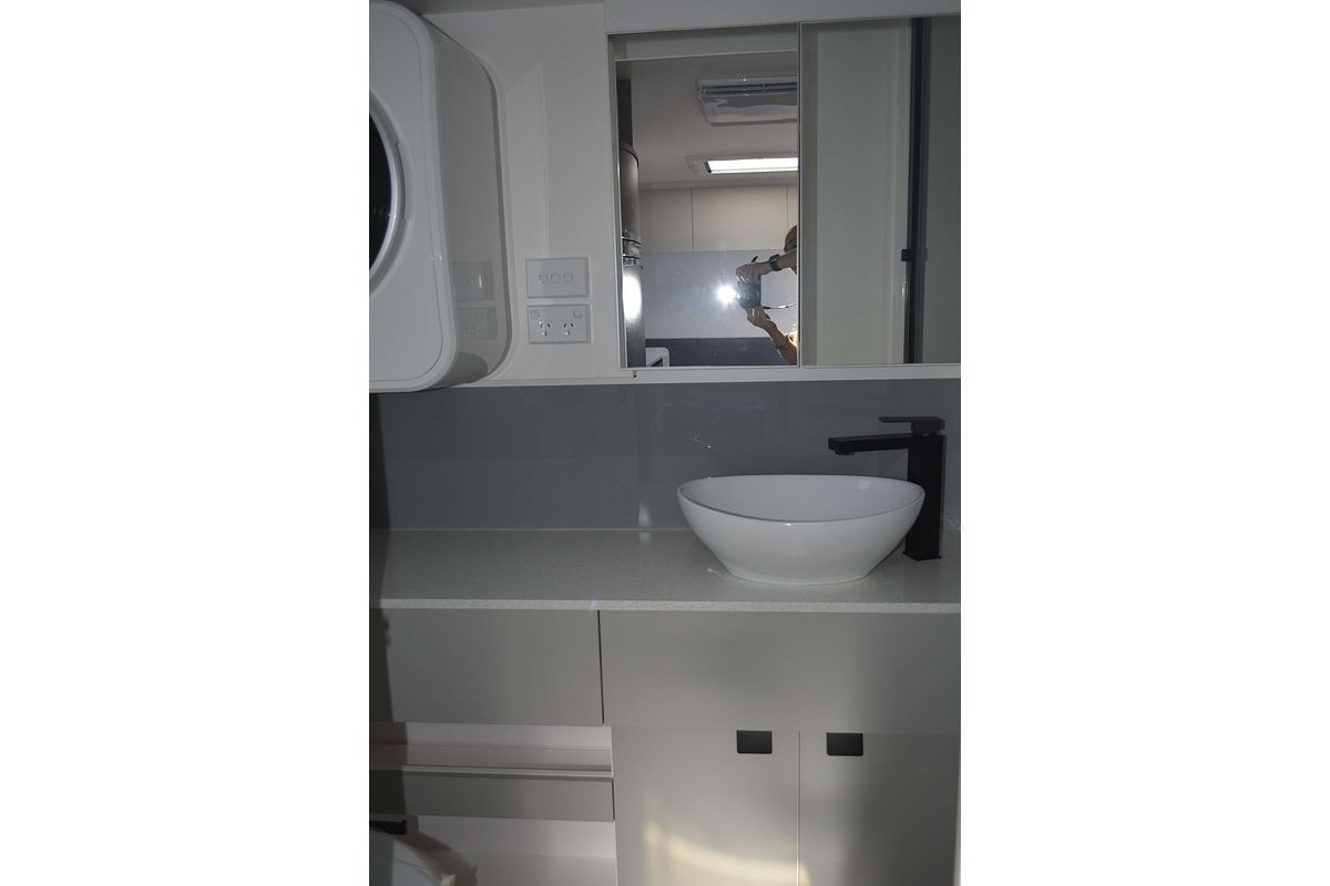 2025 New Age Manta Ray 15ft Embark